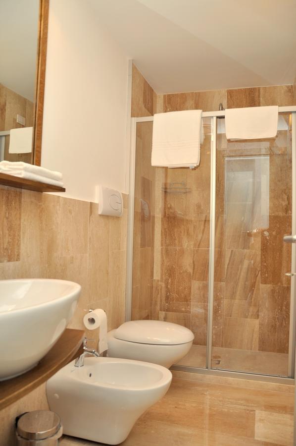 Gil'S Hotel Olbia Extérieur photo